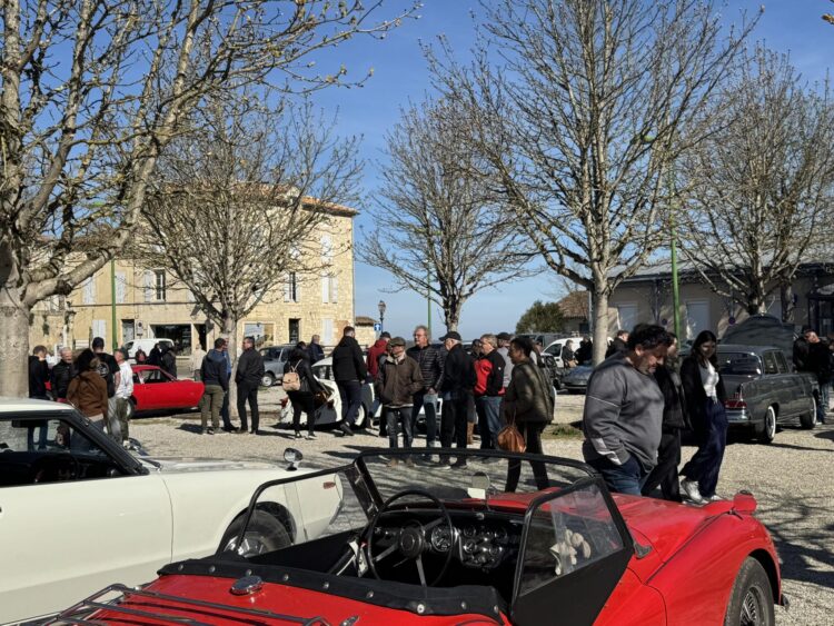 5ème rassemblement de véhicules anciens au Bastion