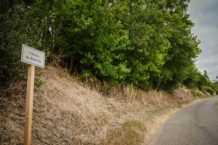 Adressage à Lectoure&nbsp;: les habitants de la campagne invités à retirer leur plaque en mairie
