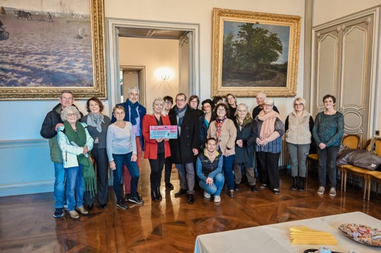 Octobre Rose&nbsp;: 6&nbsp;542,35 euros remis à la Ligue contre le cancer à Lectoure